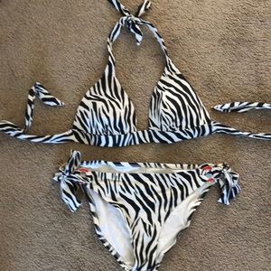 3 bikinis VS zebra print bikini M. Pink VS string bikini S.Cheetah S